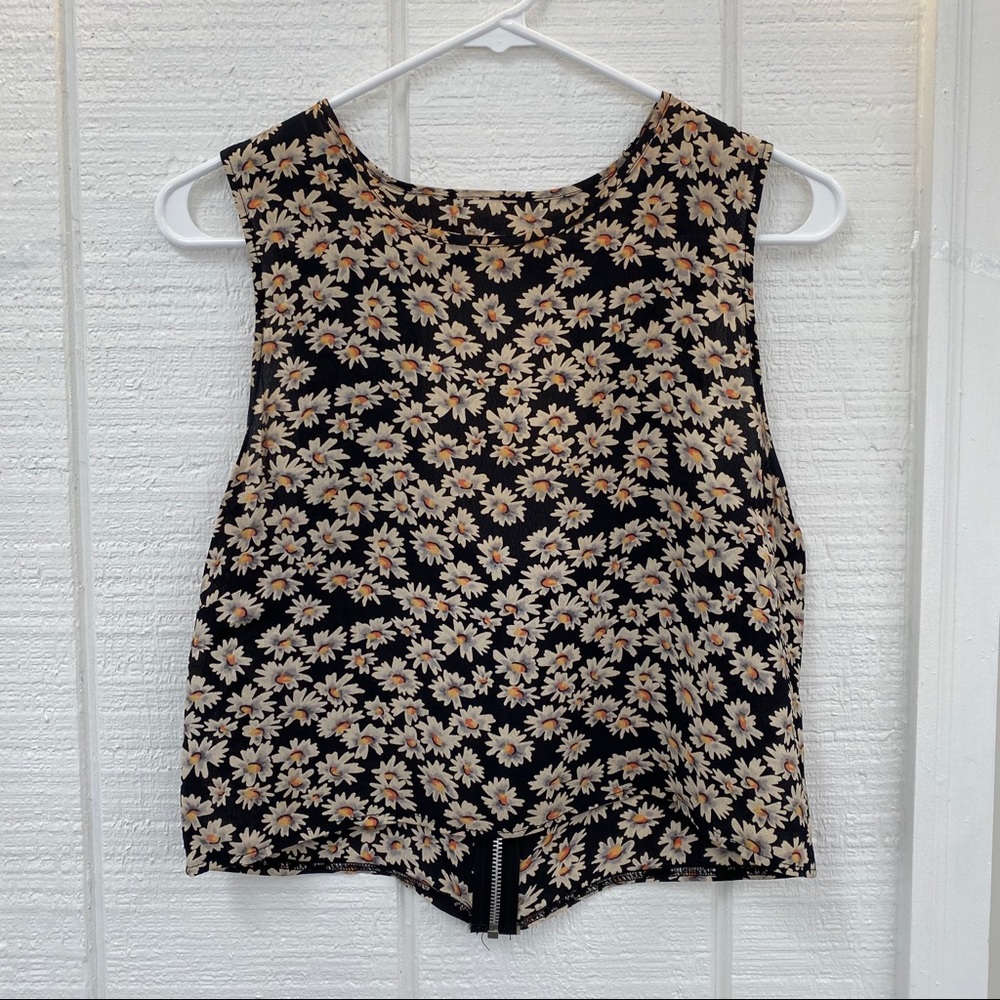 Brandy Melville/ John Galt open-back crop top!